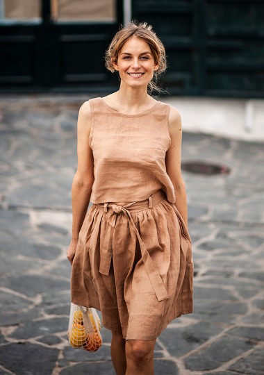 What to wear with linen skirts?