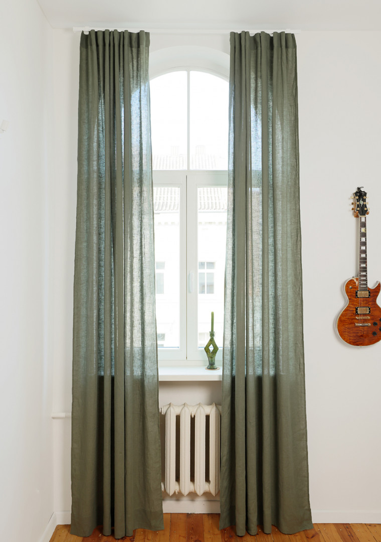 Set of 2 linen curtain panels in Moss green 1