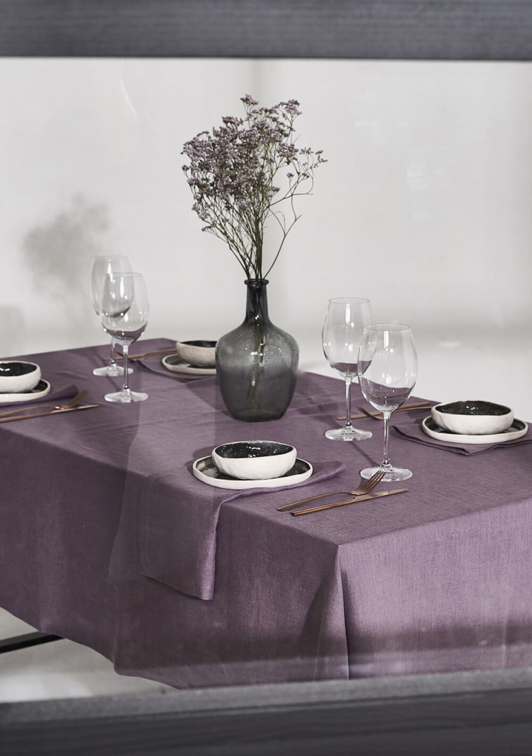 Linen tablecloth in lavender gray 4
