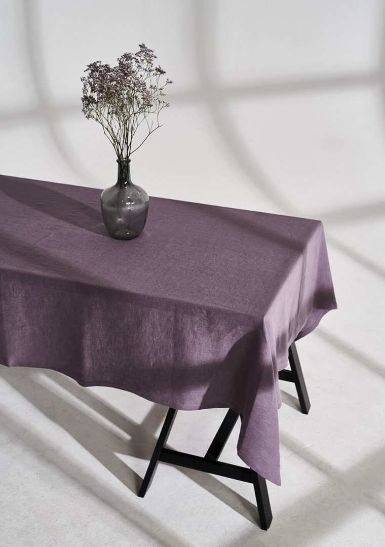 Linen tablecloth in lavender gray 2
