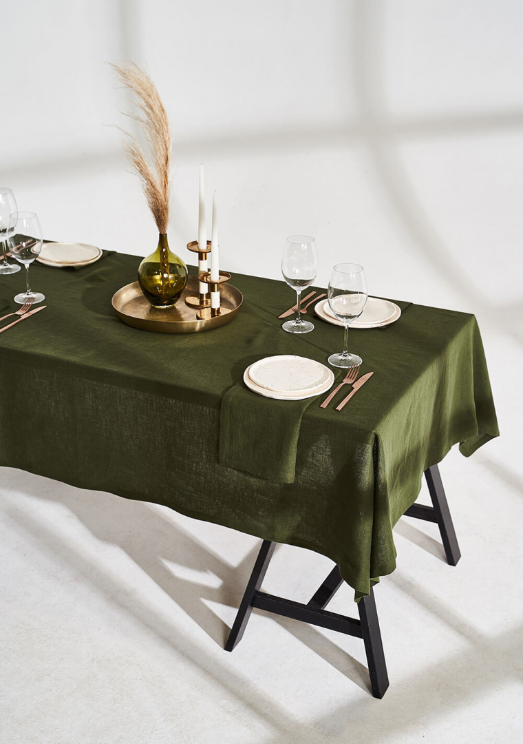 Linen tablecloth in forest green 2