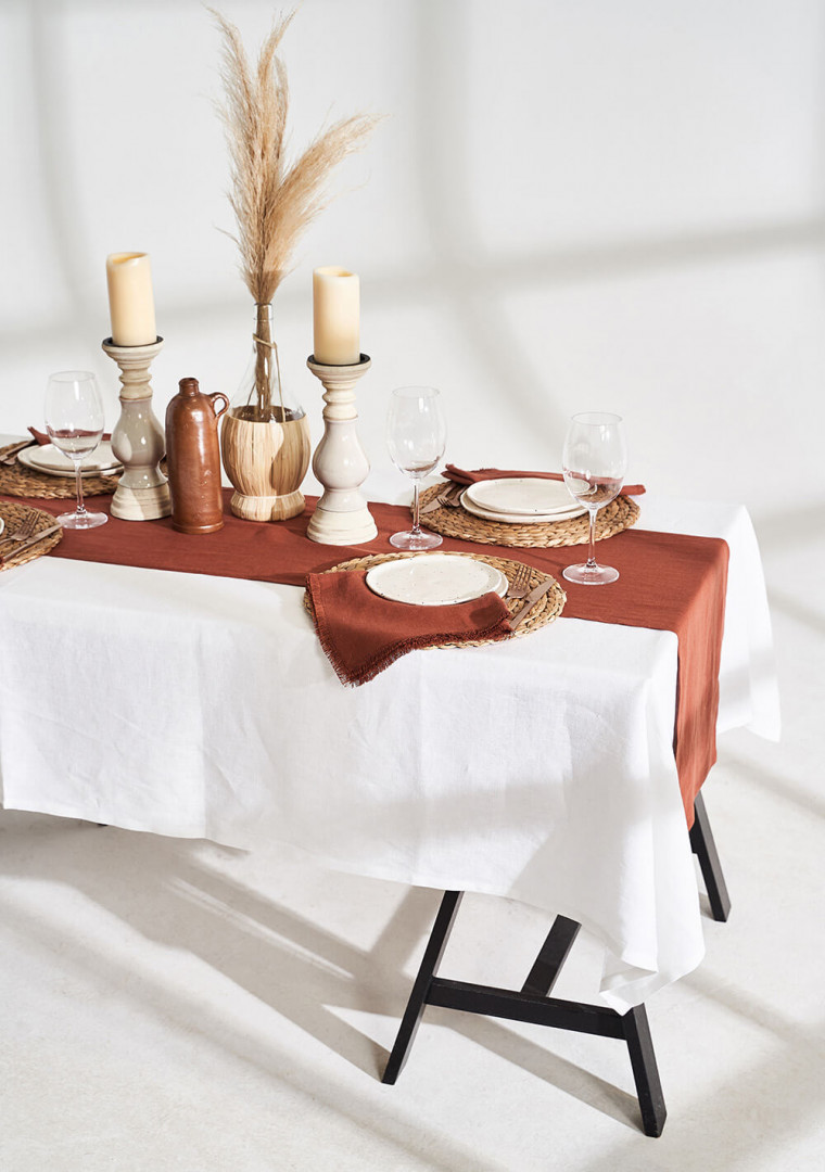 Linen tablecloth in optic white 6