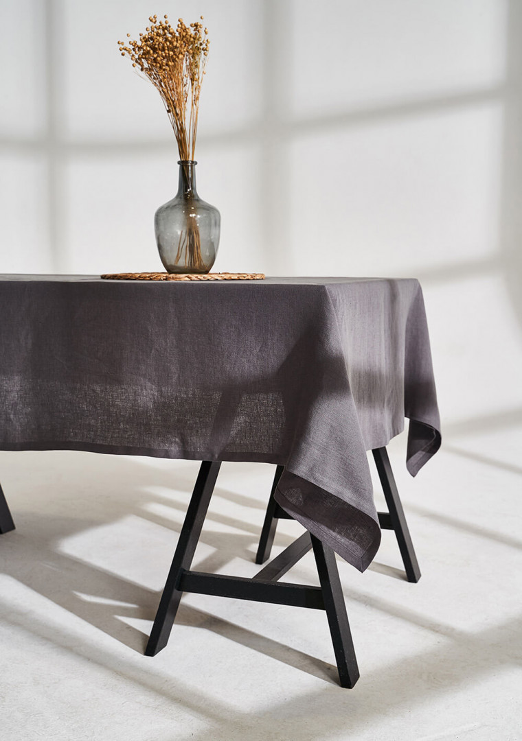 Linen tablecloth in dim gray 1