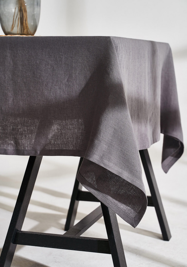 Linen tablecloth in dim gray 2