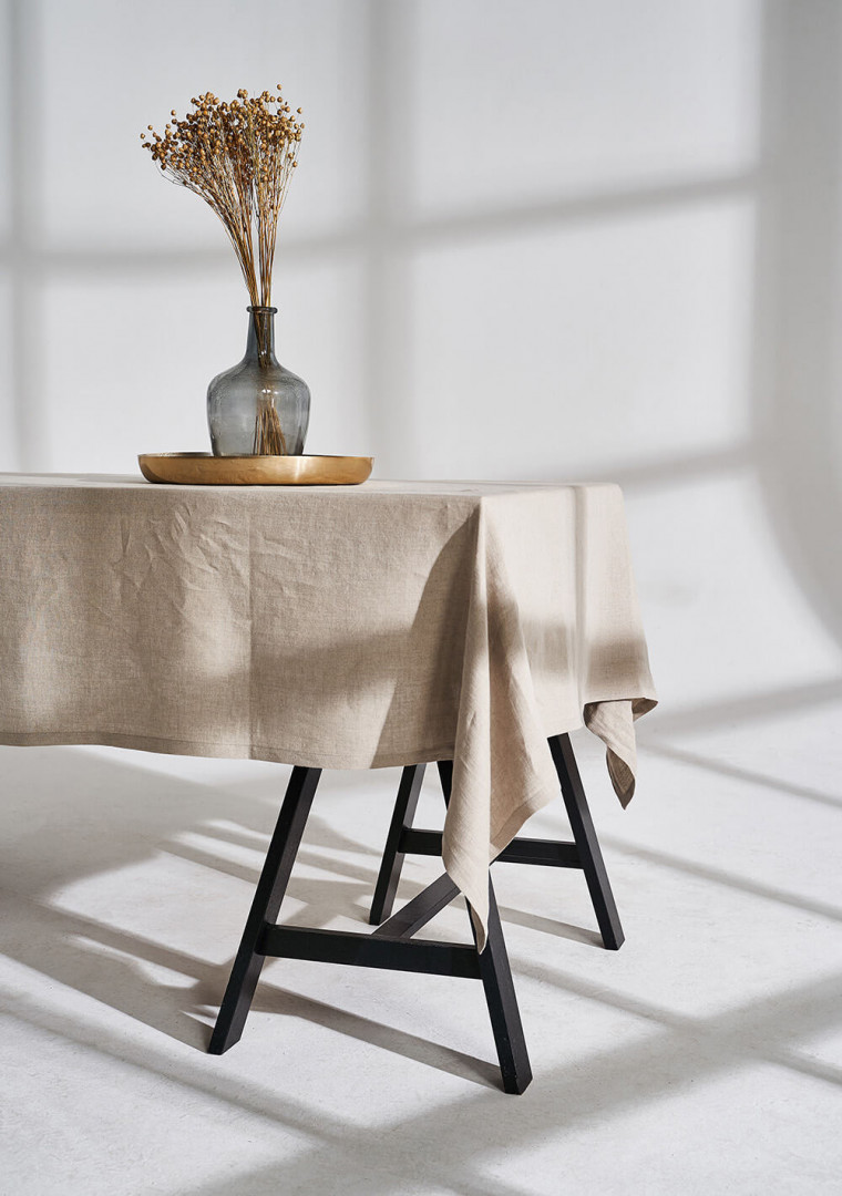 Linen tablecloth in beige 2