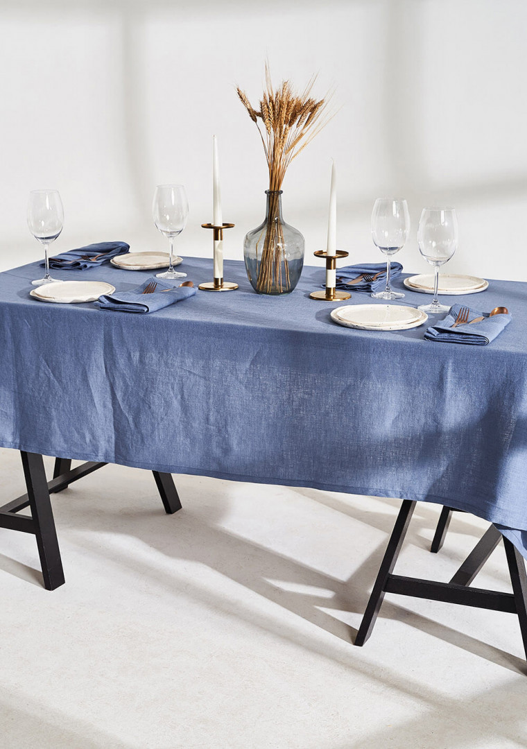 Linen tablecloth in cornflower blue 5