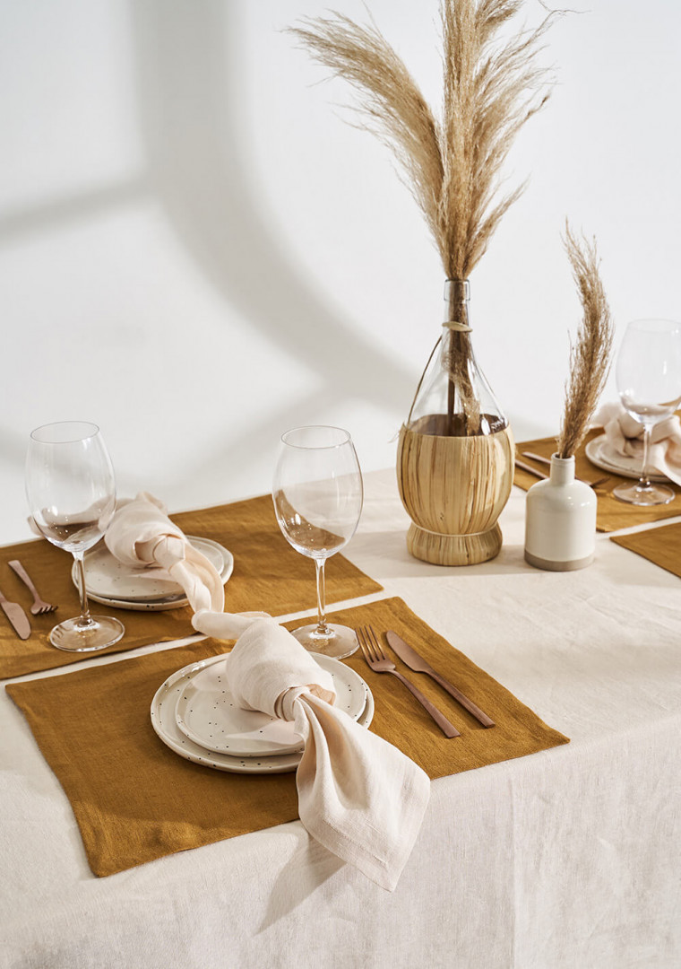 Linen placemats in mustard 1