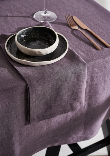 Linen napkins in lavender gray
