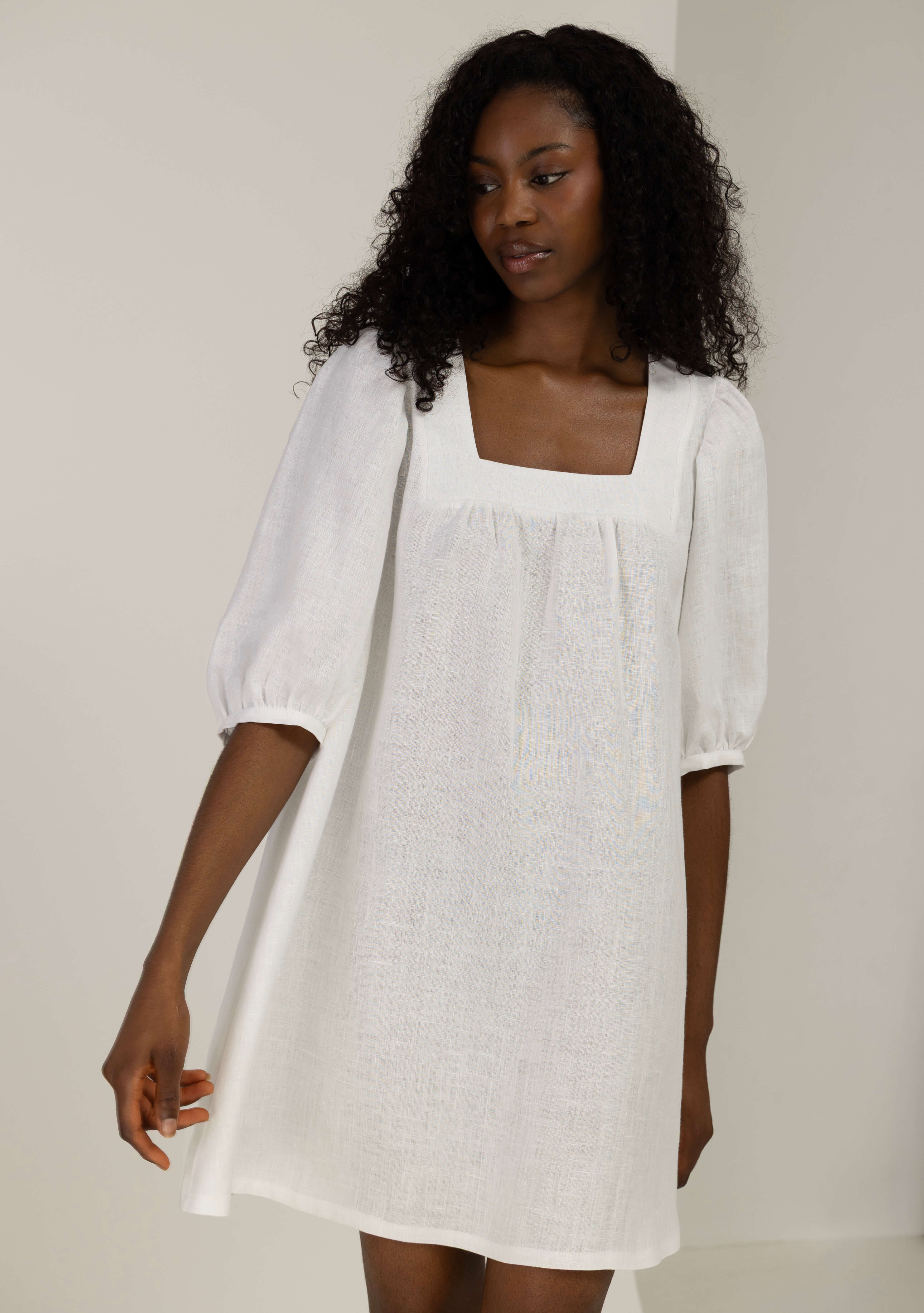 Linen dress with square neckline Essie