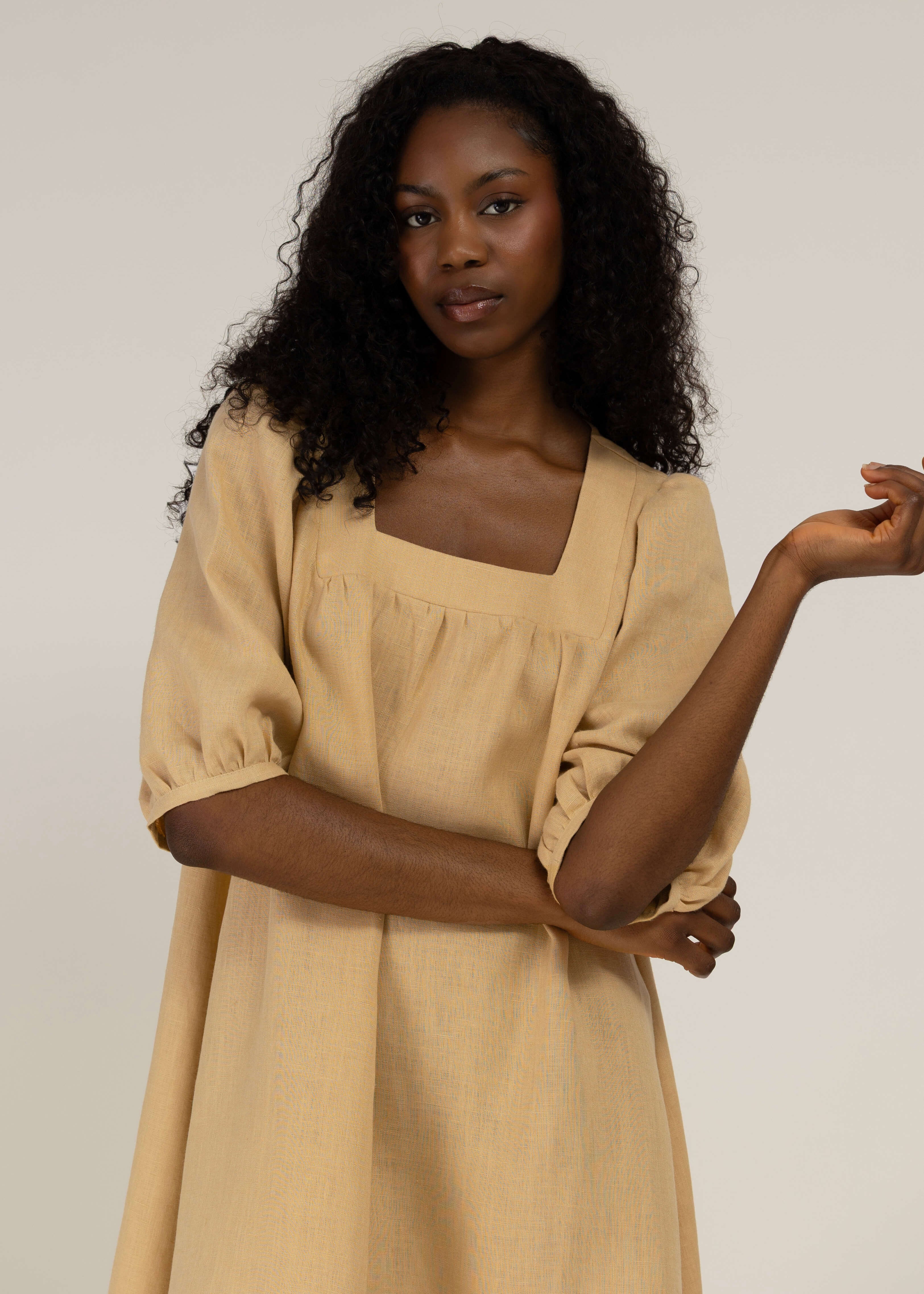 Linen dress with square neckline Essie