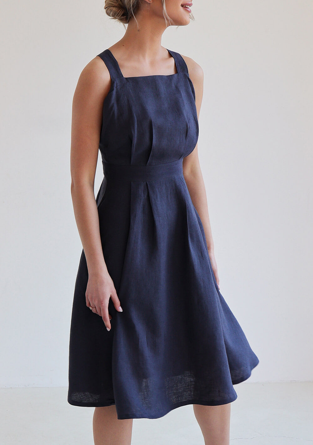 Cross back linen dress Paula