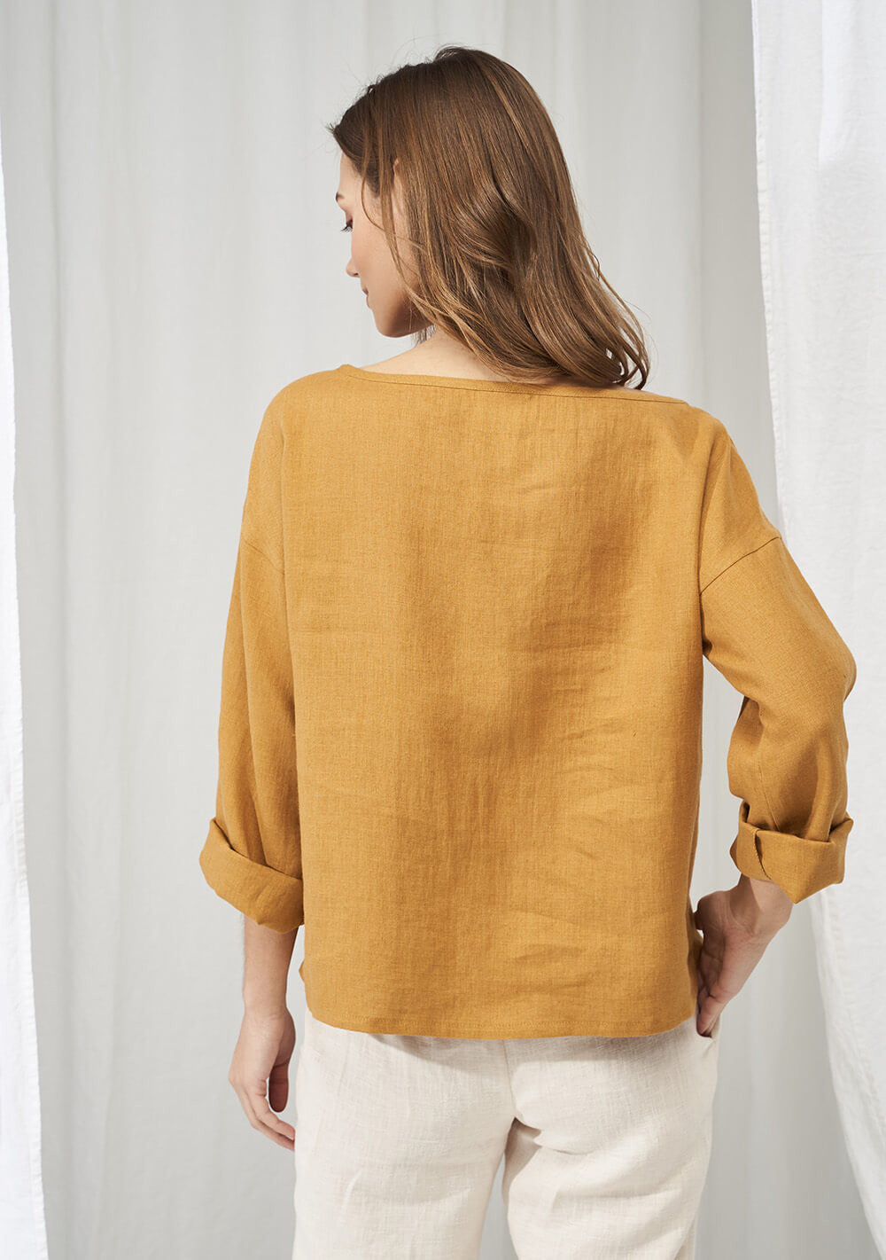 Linen boat neck top with long sleeves Bruno