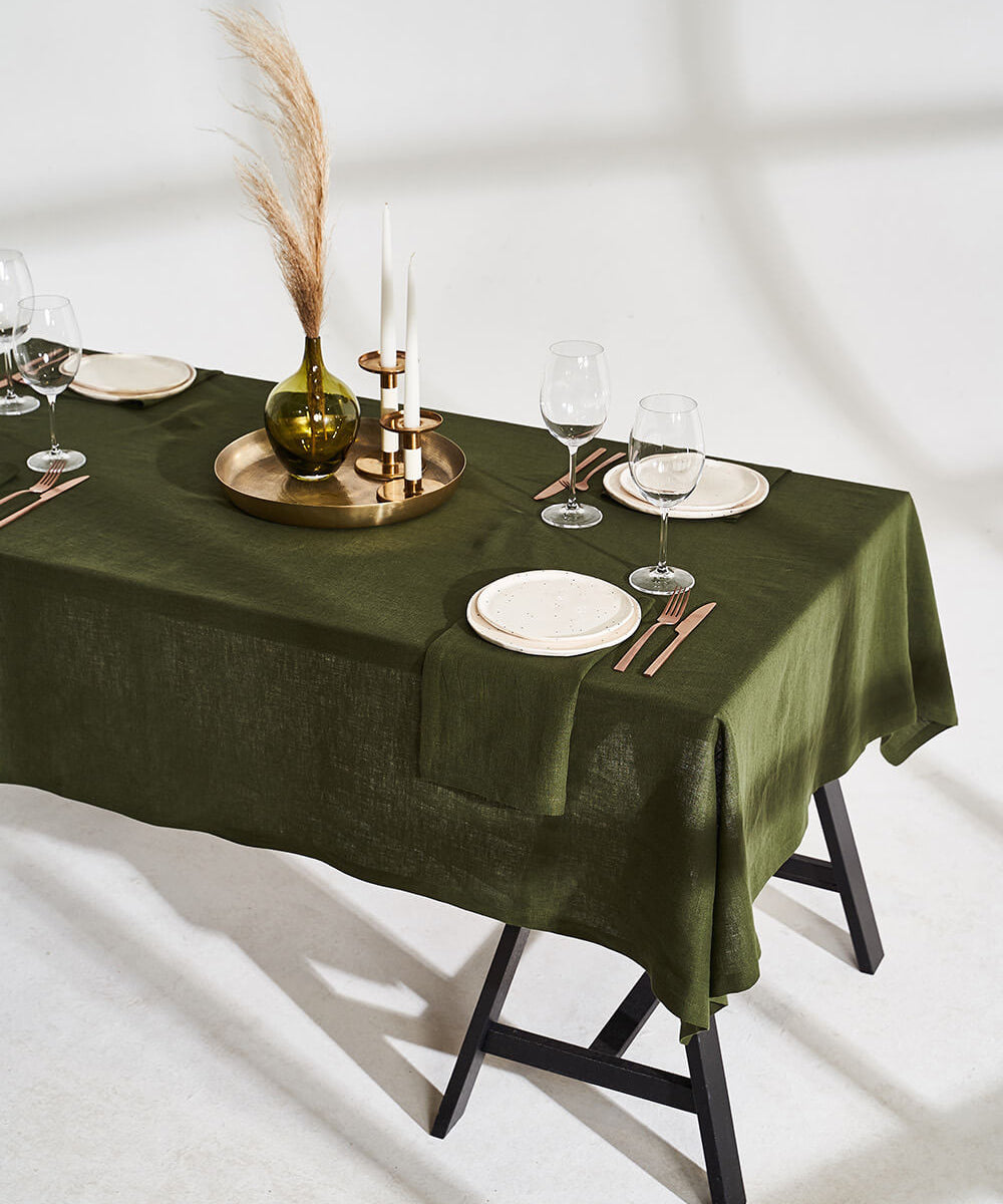 Linen napkins in forest green