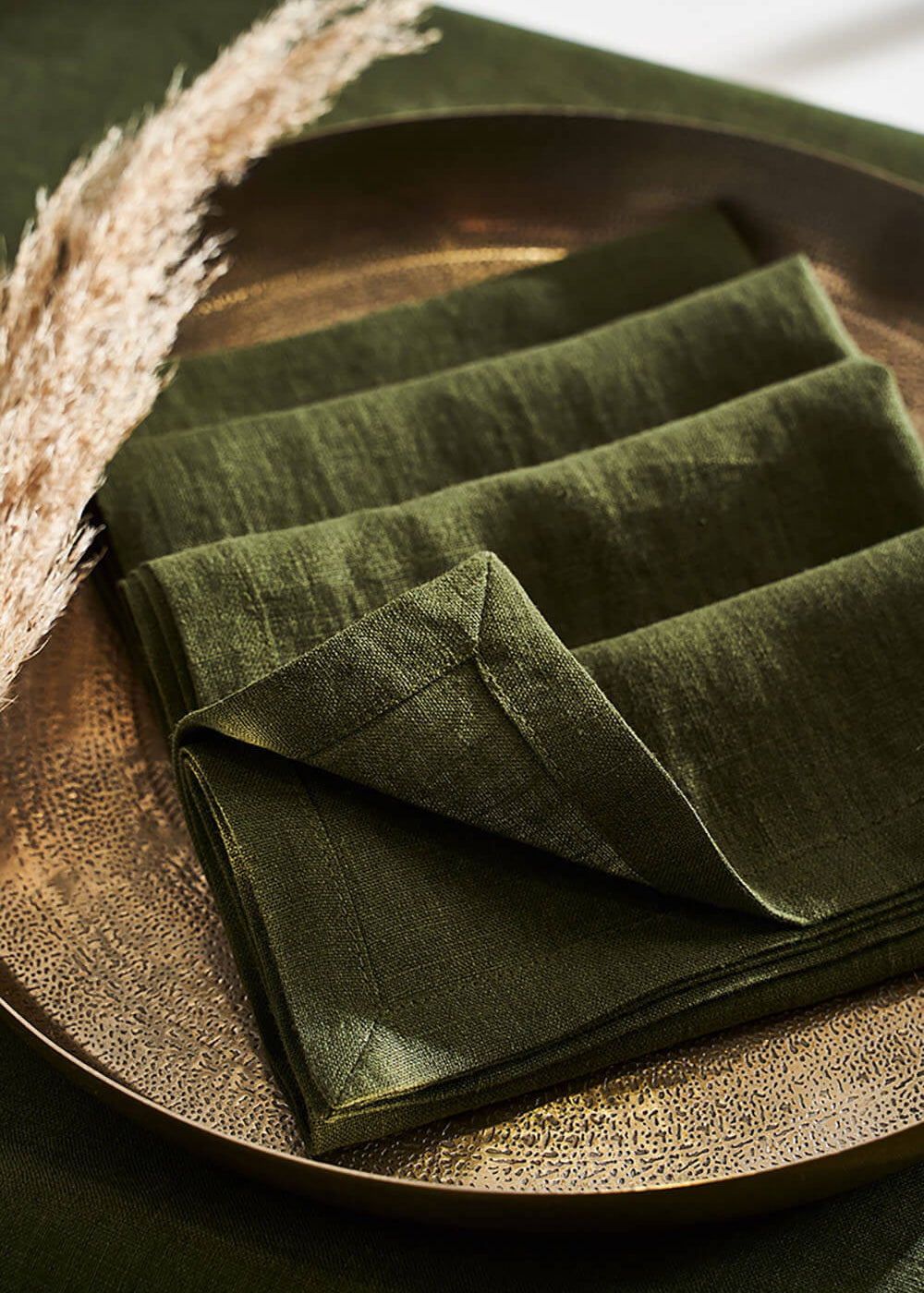 Linen napkins in forest green