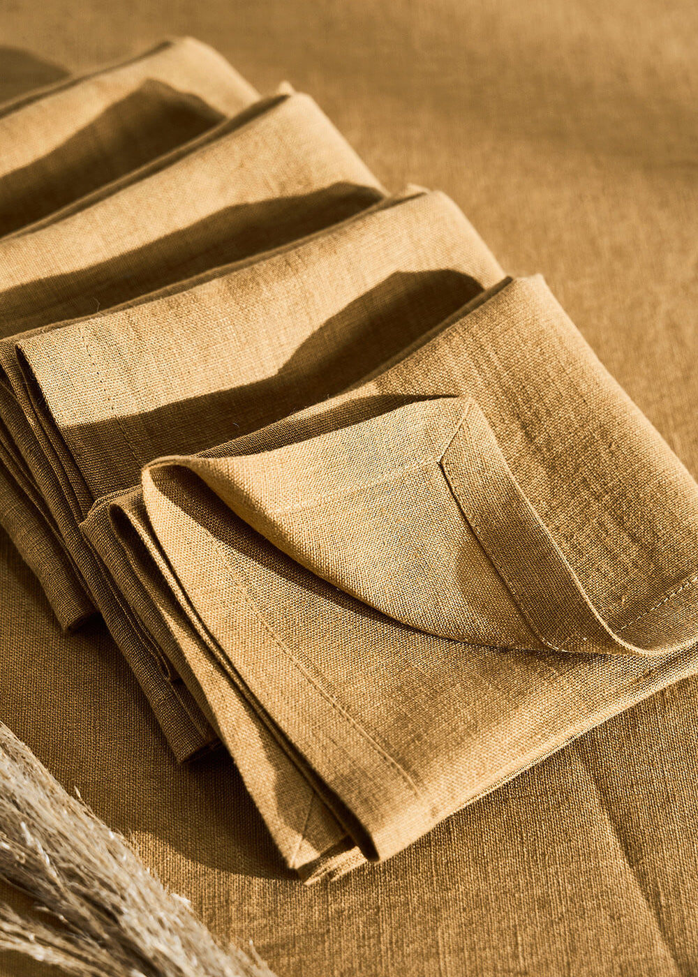 Linen napkins in mustard