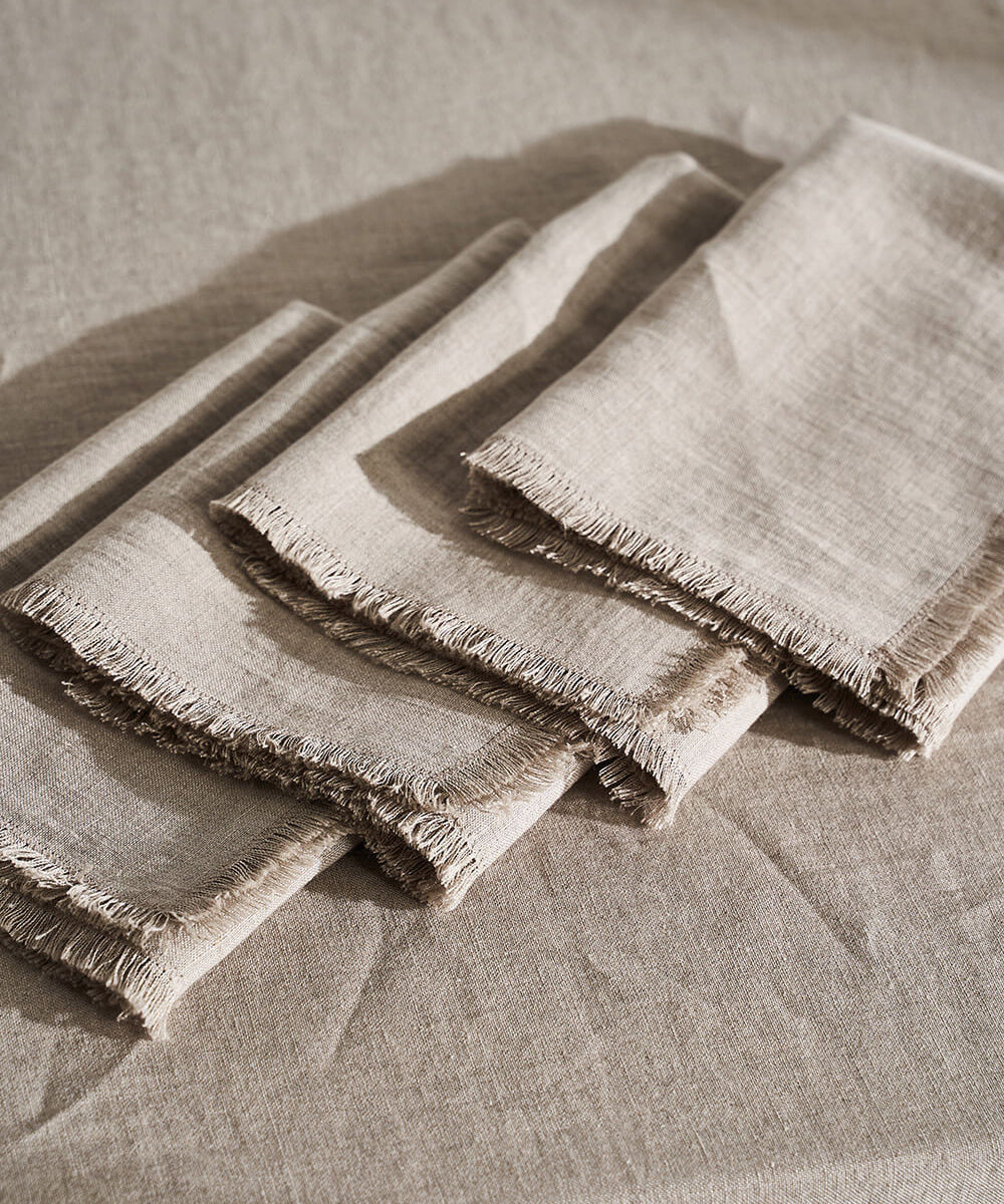 Linen napkins with fringe