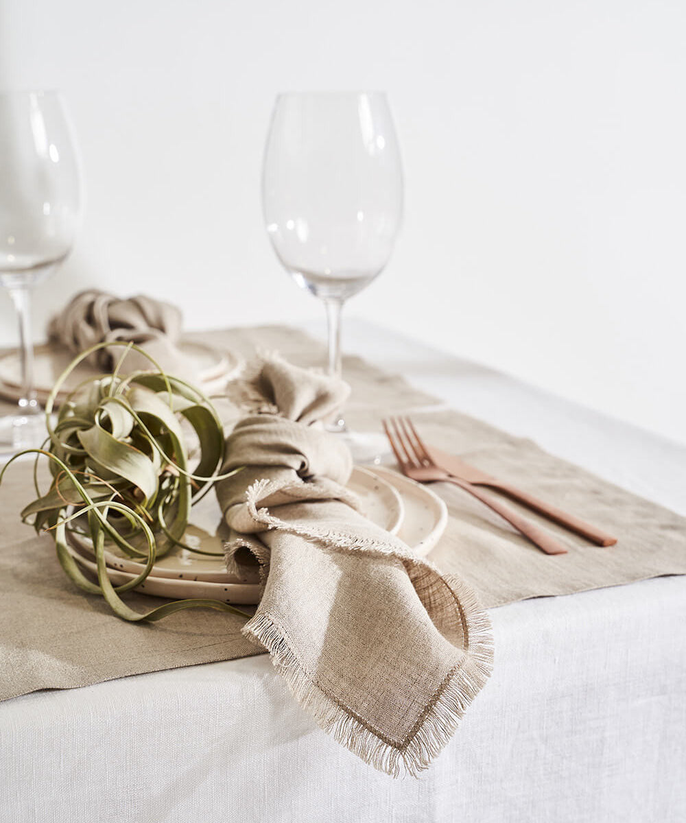 Linen napkins with fringe