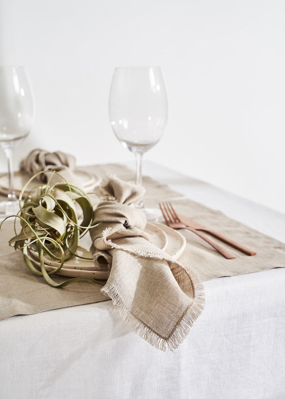Linen napkins with fringe