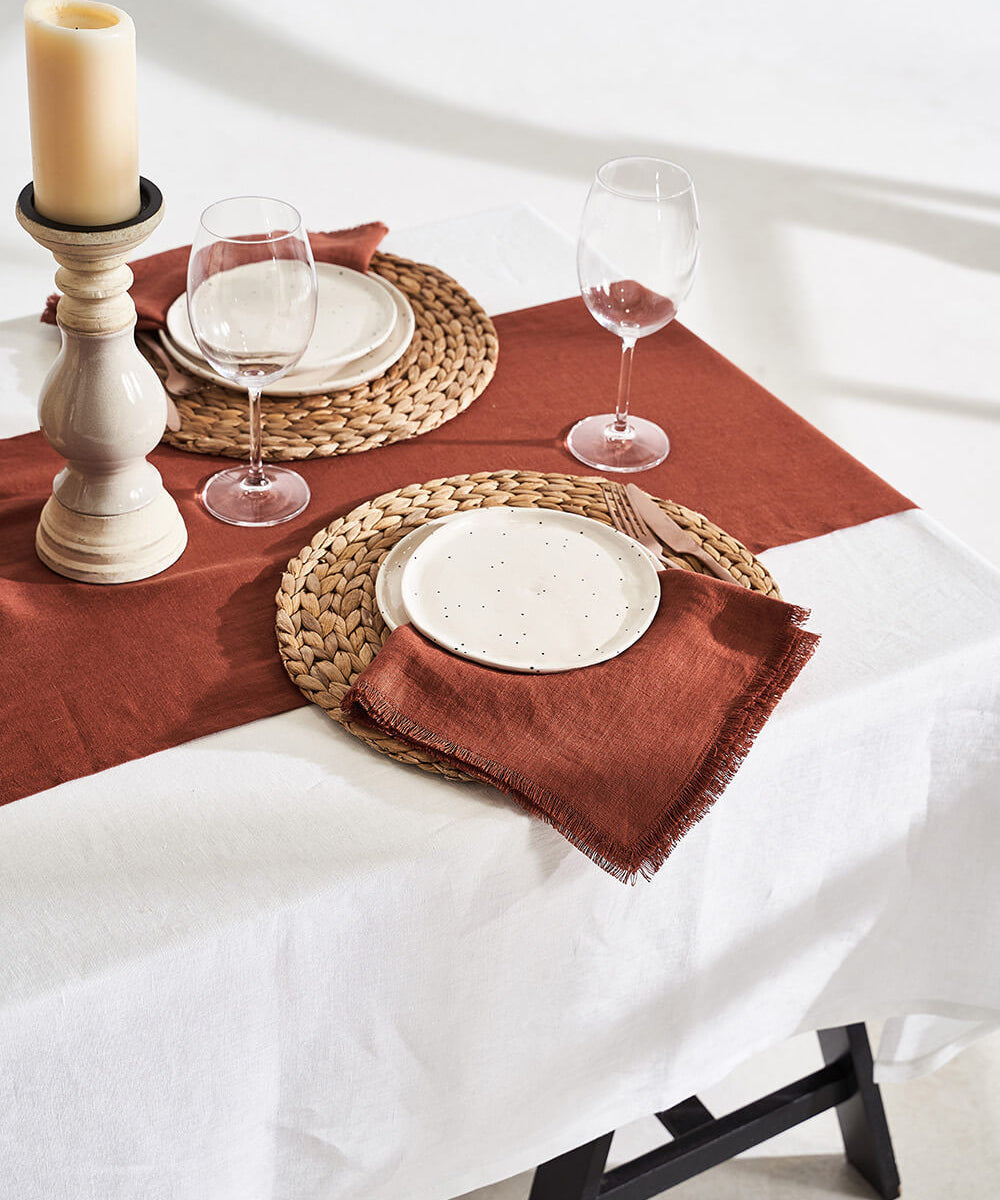 Linen napkins with fringe