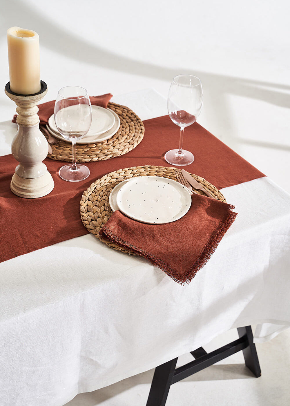 Linen napkins with fringe