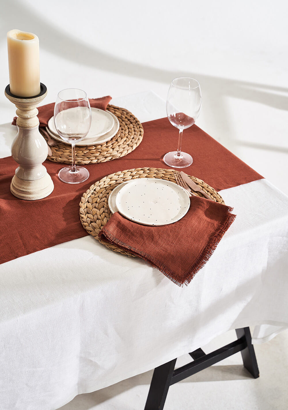 Linen napkins with fringe