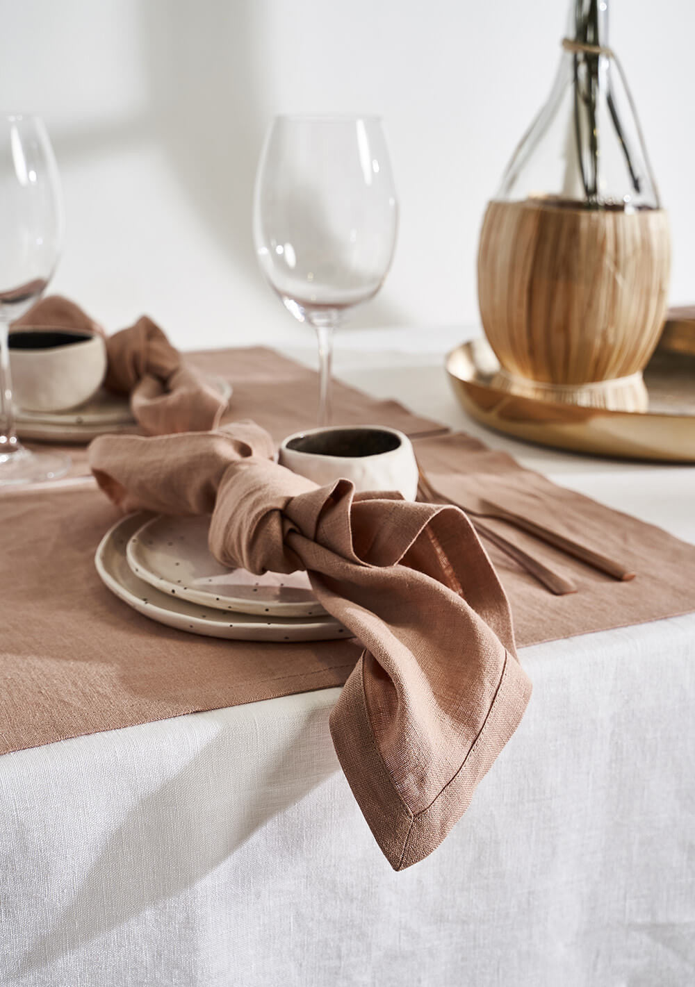 Linen placemats in cream tan