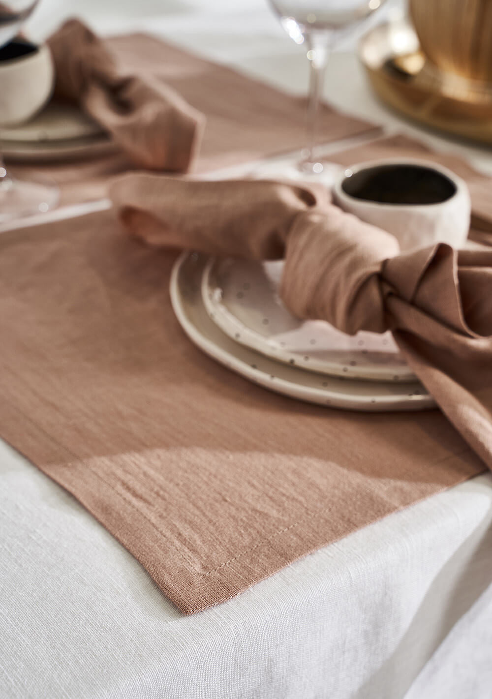 Linen placemats in cream tan