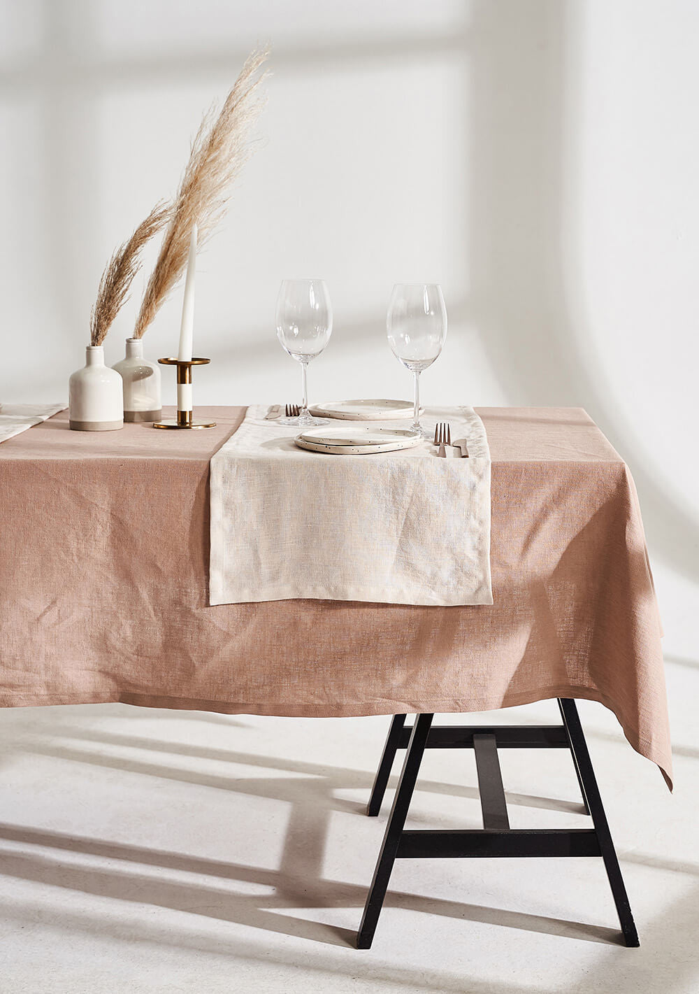 Linen table runner in ivory