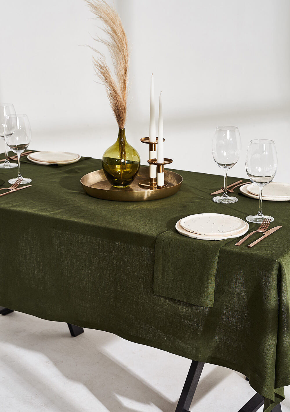 Linen tablecloth in forest green