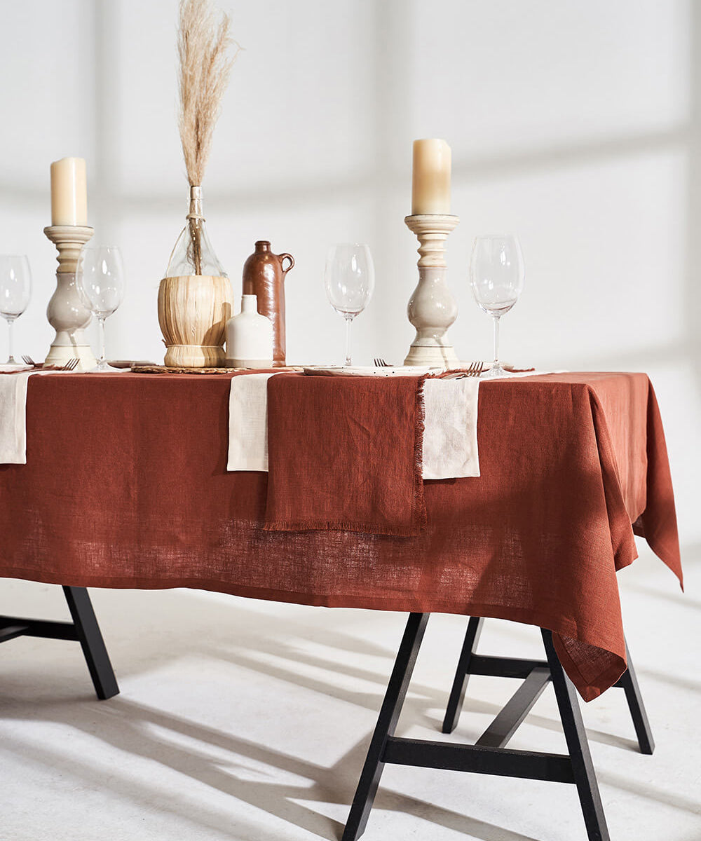 Linen tablecloth in tobacco