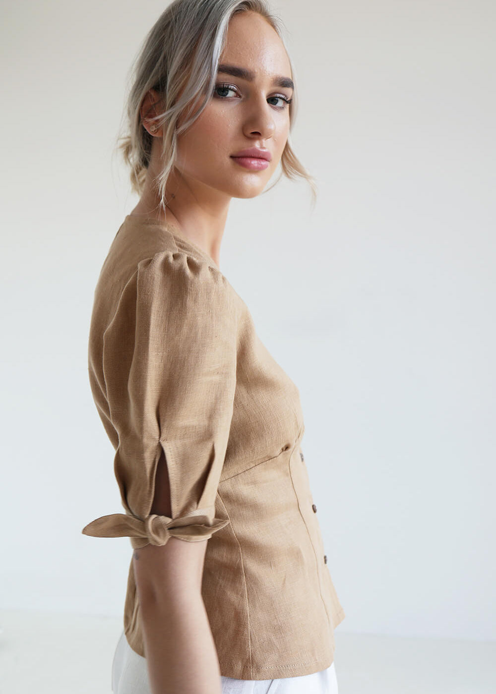 Linen top Flavia with tie sleeves