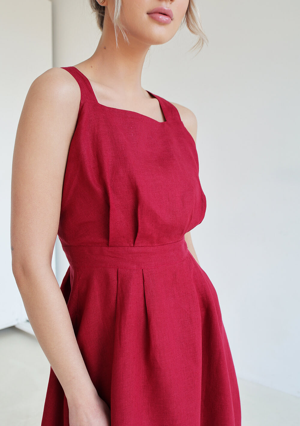 Open back linen dress Paula