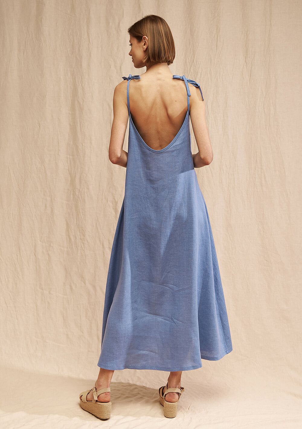 Linen maxi dress with open back Winona