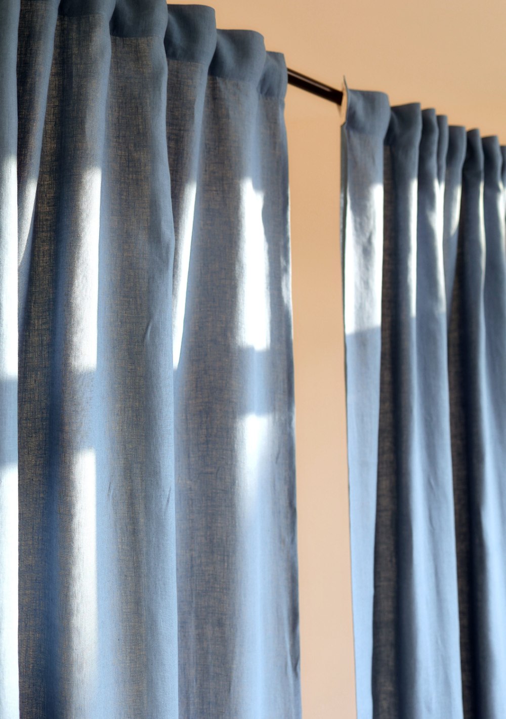 Rod pocket linen curtain panel in blue – photo 2