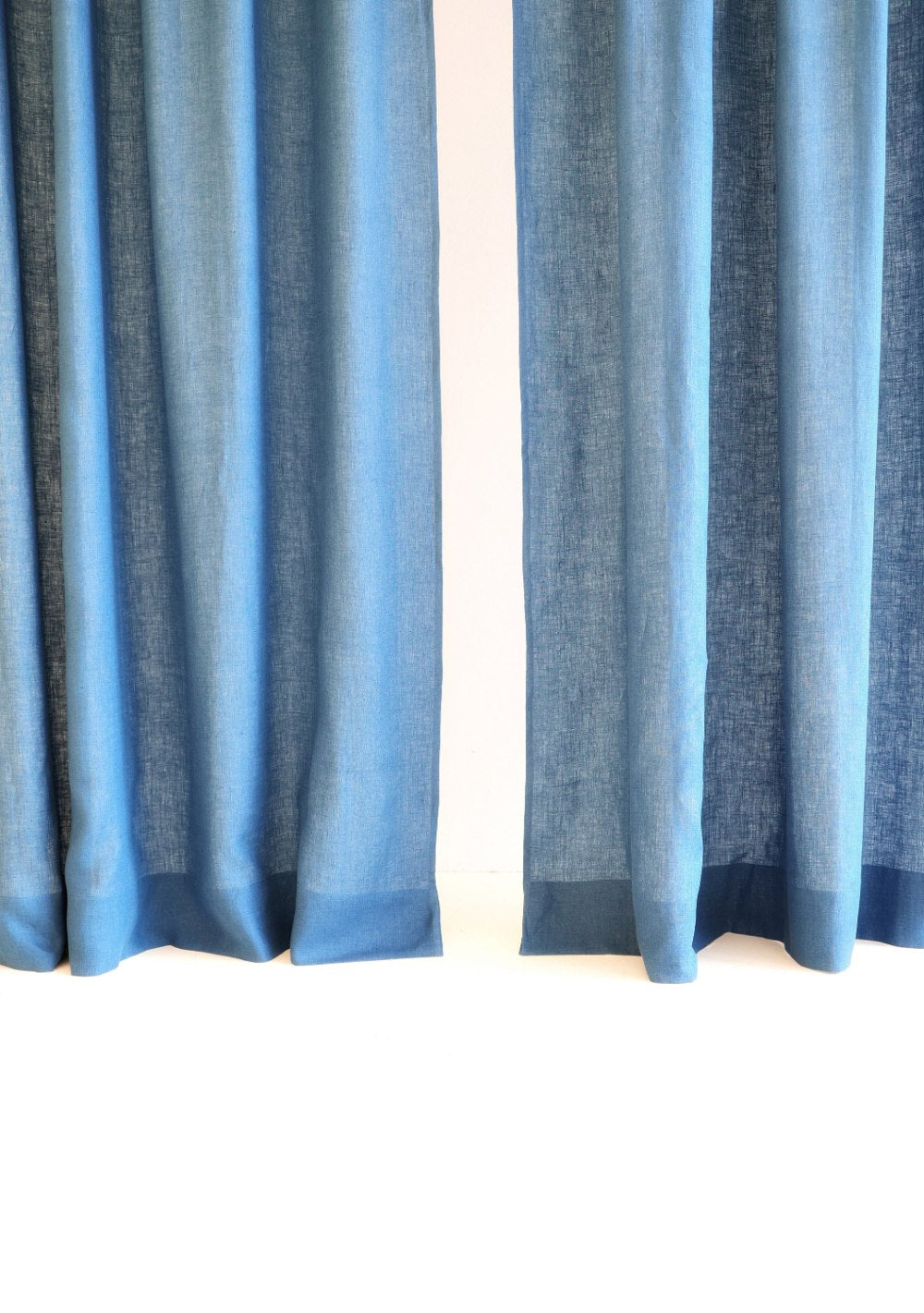 Rod pocket linen curtain panel in blue – photo 4