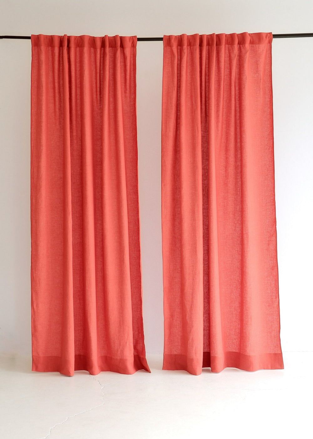 Semi-sheer linen curtain panel – photo 1