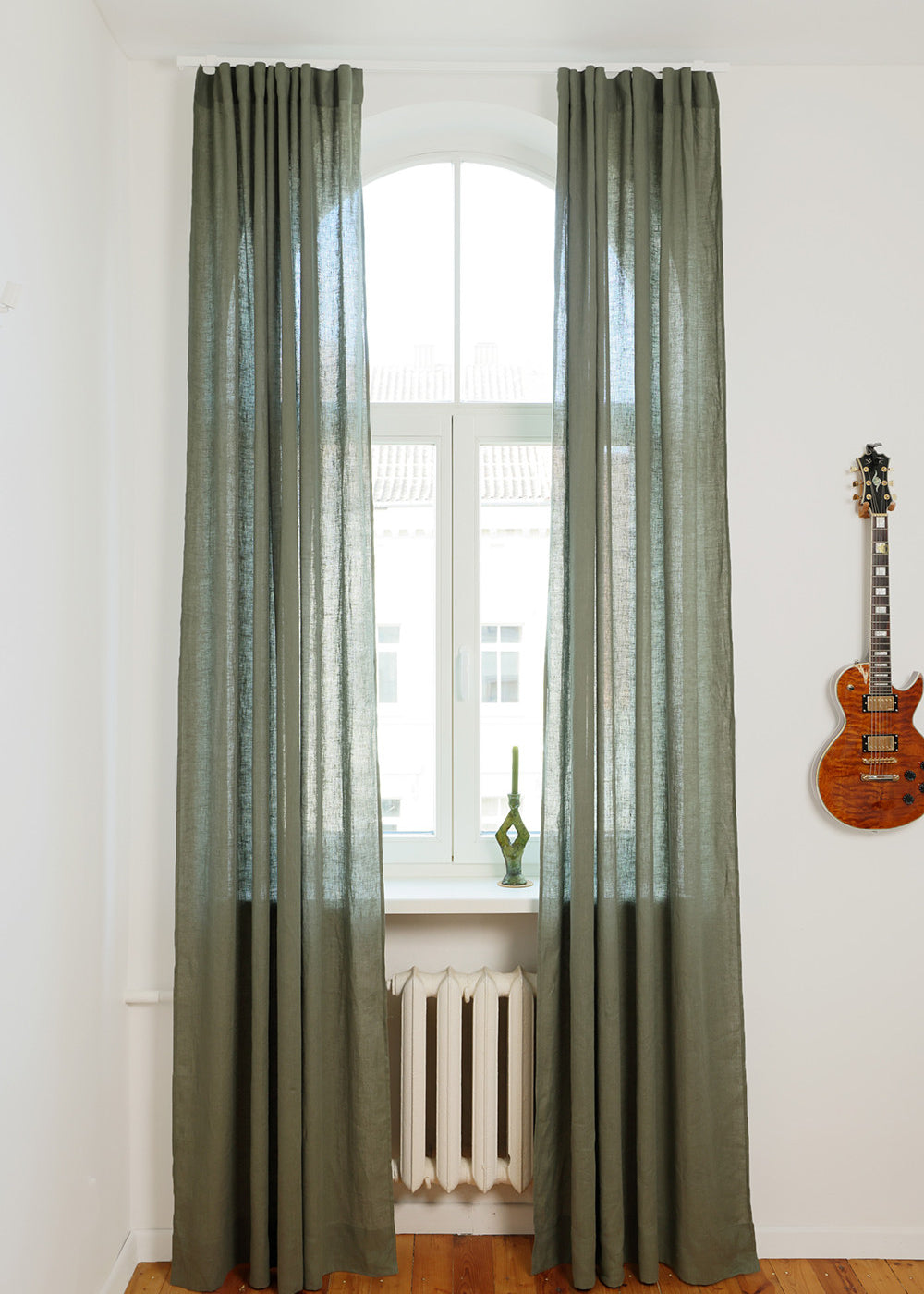 Set of 2 linen curtain panels in Moss green