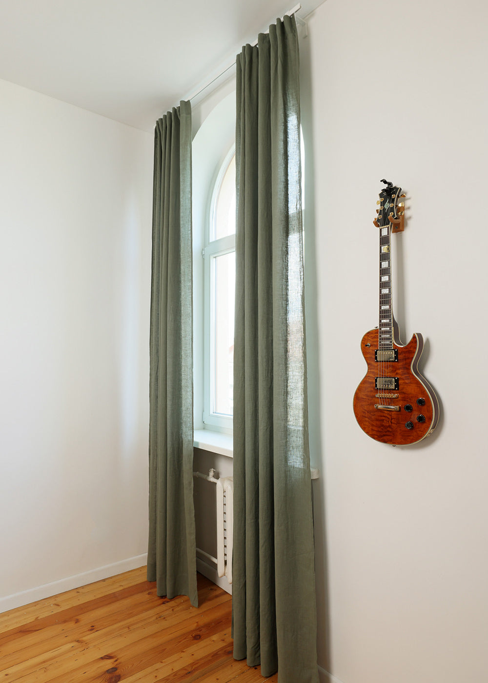 Set of 2 linen curtain panels in Moss green