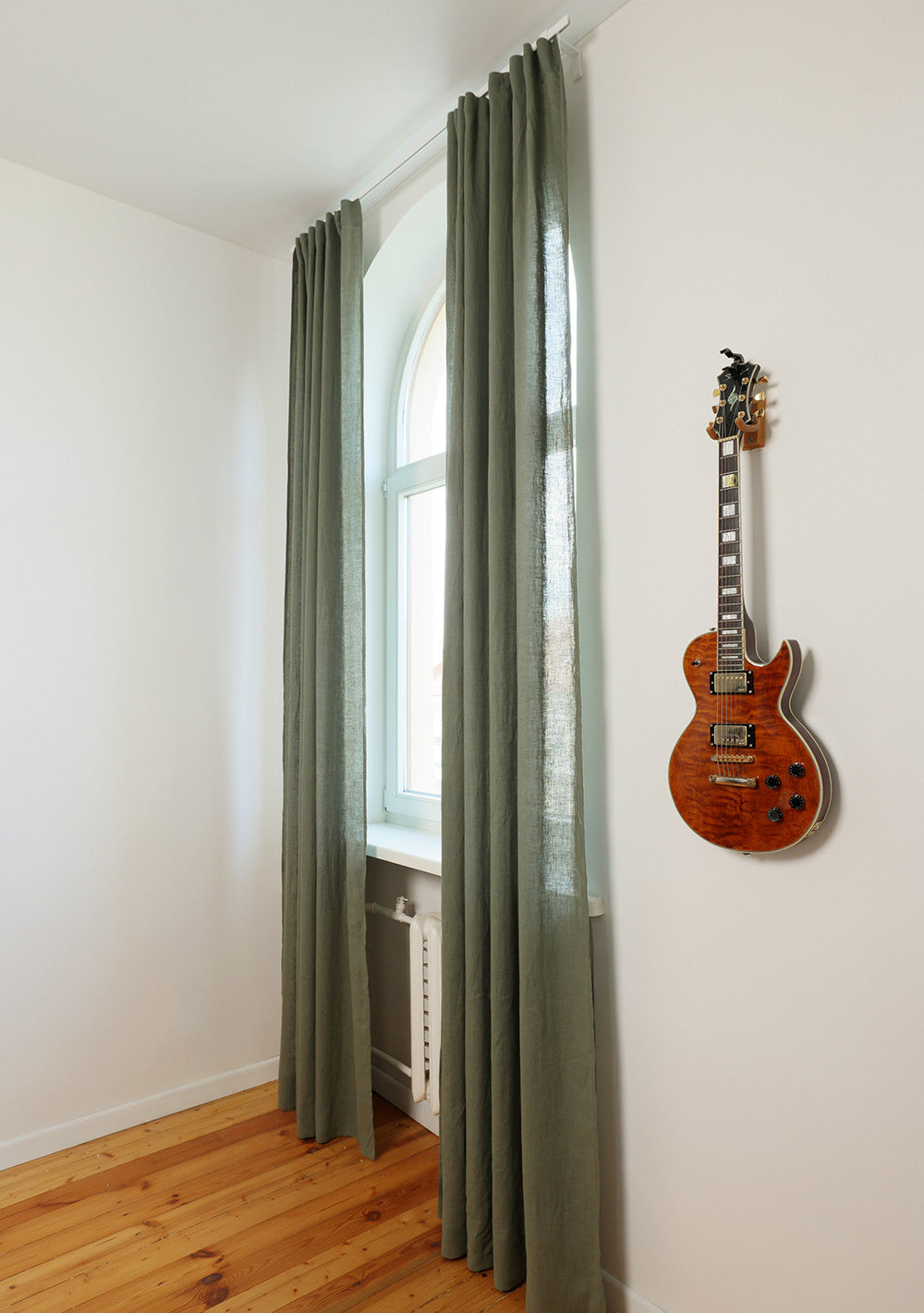 Set of 2 linen curtain panels in Moss green