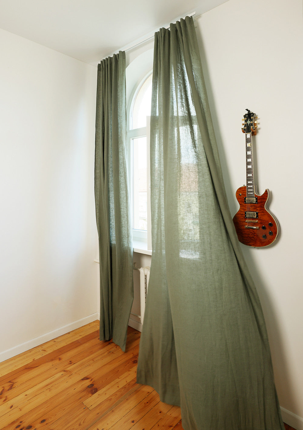 Set of 2 linen curtain panels in Moss green