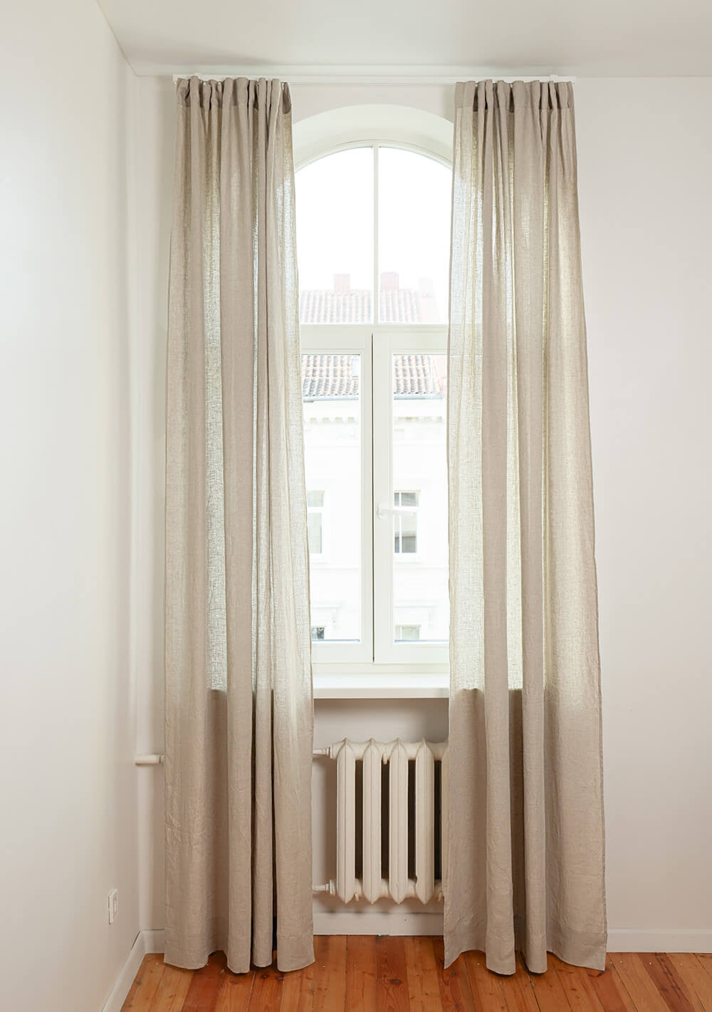 Set of 2 linen curtain panels in Moss green