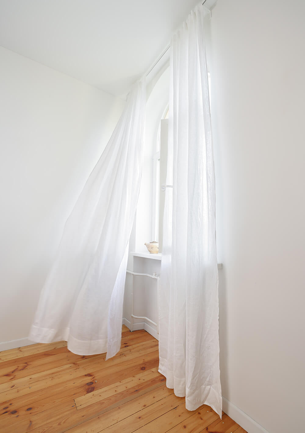 Set of 2 linen curtain panels in Optic White
