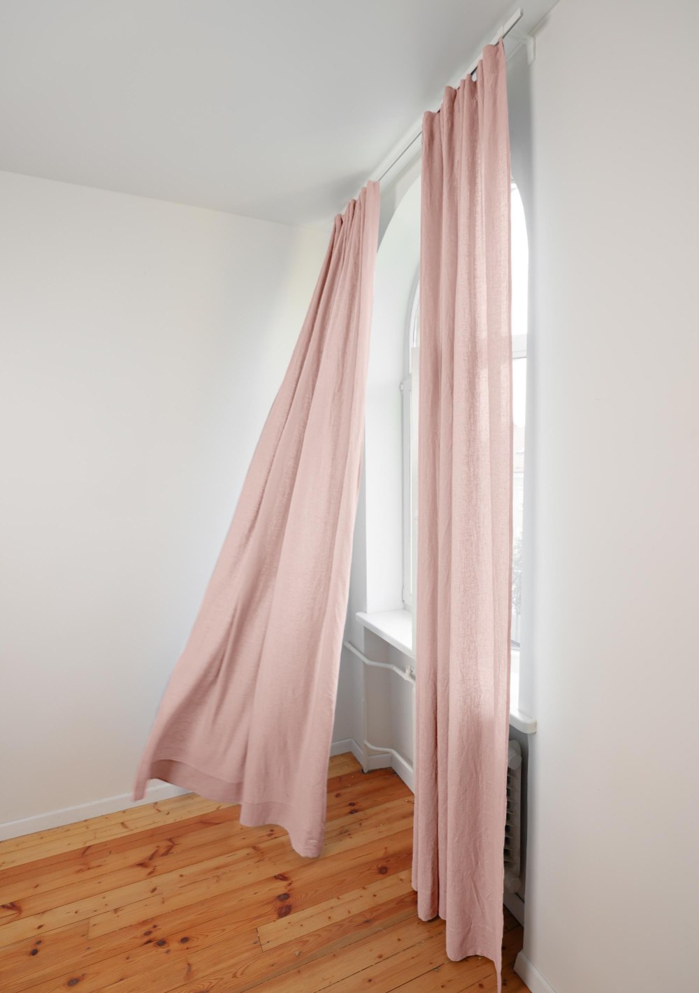 Sheer linen curtain panel – photo 1
