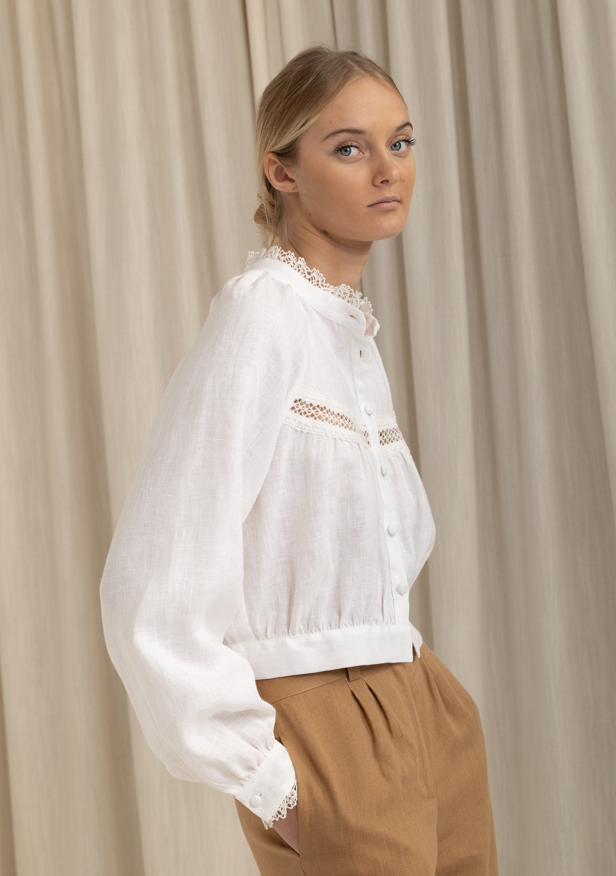 White linen blouse Flore with lace collar and balloon sleeves, side view