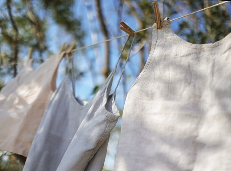 drying-linen-clothes