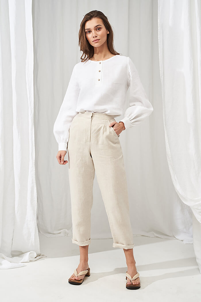 These navy linen pants are AMAZING!! They feel like pajamas, but look  extremely chic and polished…